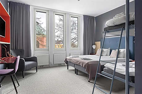 Family Queen Room - Non-Smoking
