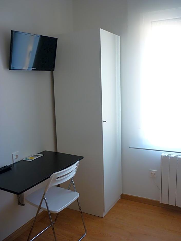 Pensión-Albergue Puente Ribeira