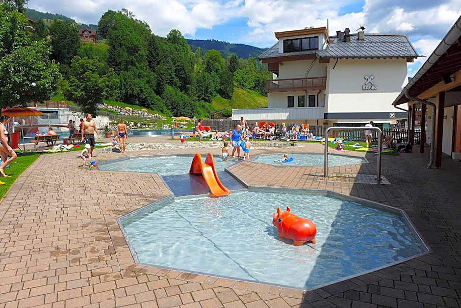 Hotel Herzblut - Joker card included in summer