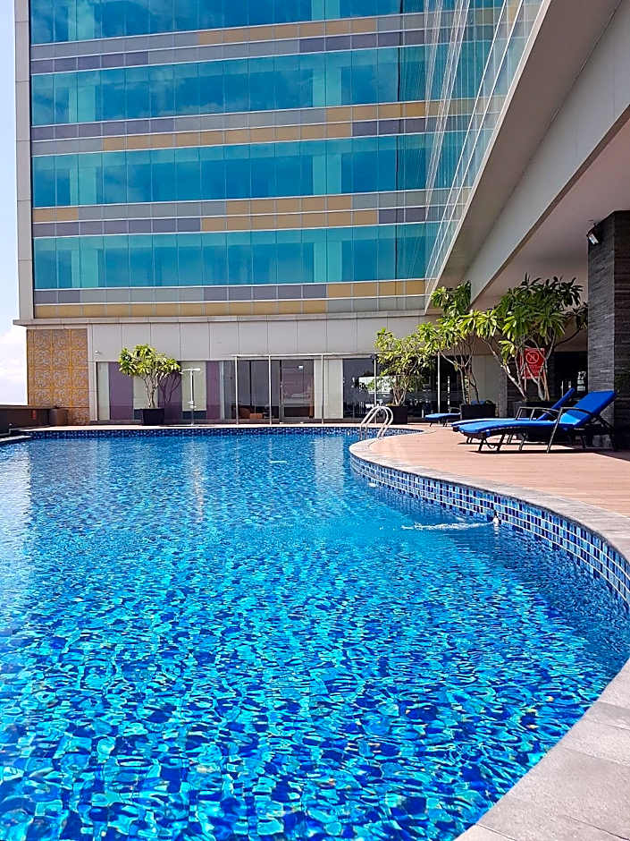 The Alana Hotel and Convention Center  Solo by ASTON