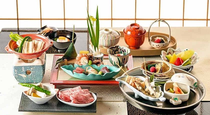 Takarazuka Onsen Hotel Wakamizu