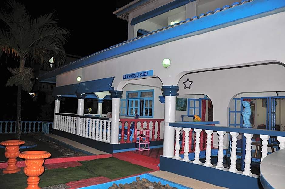 Le Chateau Bleu Hotel