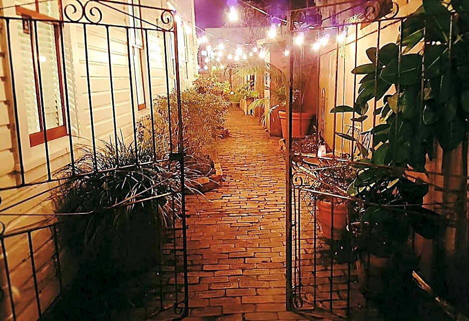 44 Spanish Street Inn