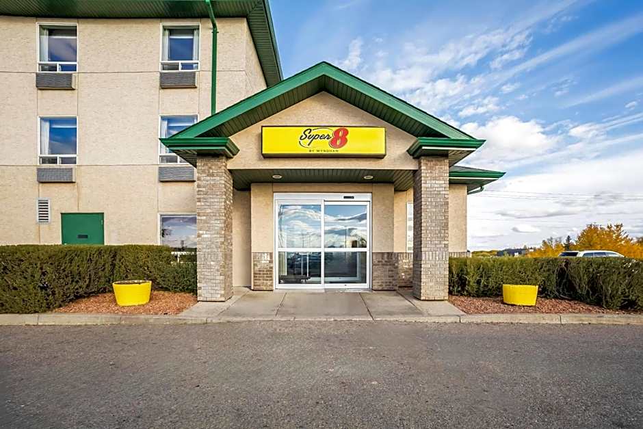 Super 8 by Wyndham Prince Albert