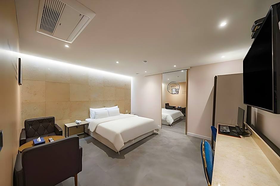Hotel Millennium