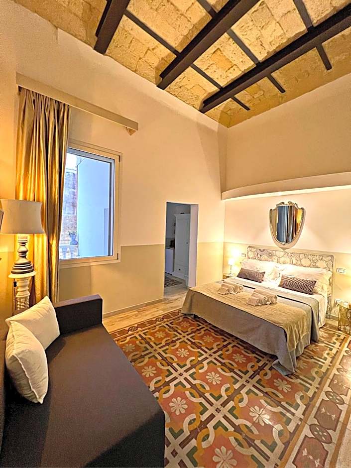 Eccelsoleccese Boutique B&B - steps from the Historic Center