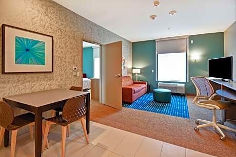 King Suite with Mountain View - Hearing Accessible