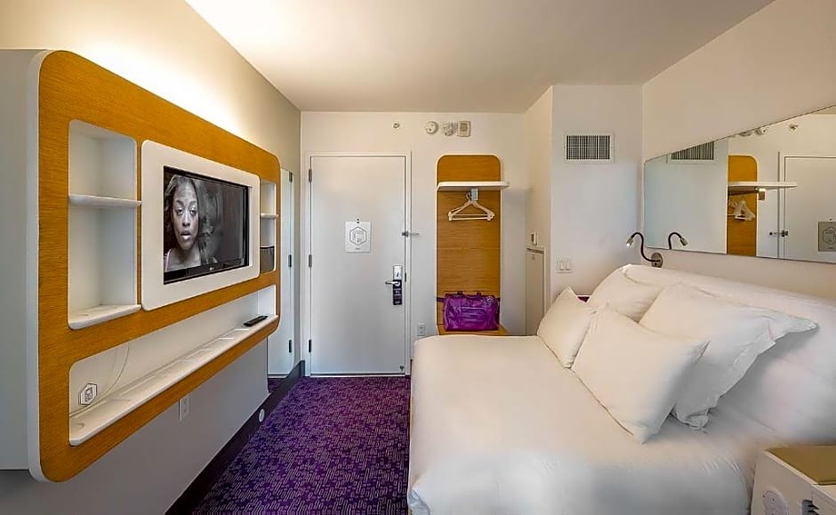 YOTEL New York Times Square