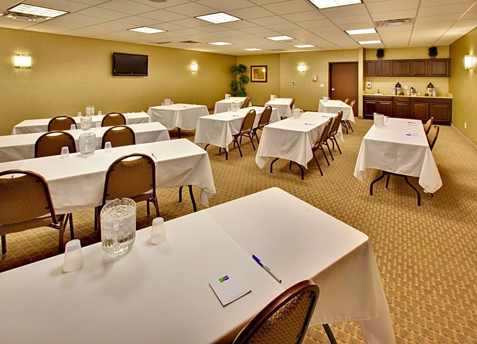 Holiday Inn Express Hotel & Suites Council Bluffs - Convention Center Area By IHG