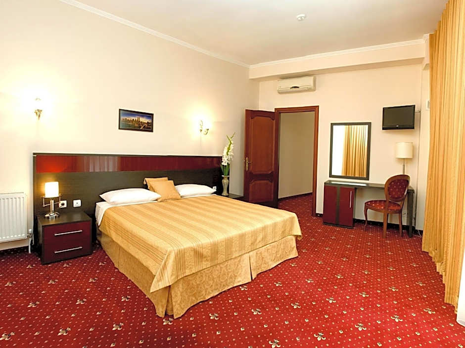 Manhattan Hotel & Restaurant