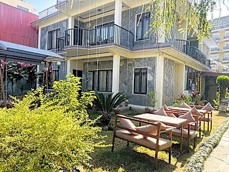 Hotel Peace Ganga Inn