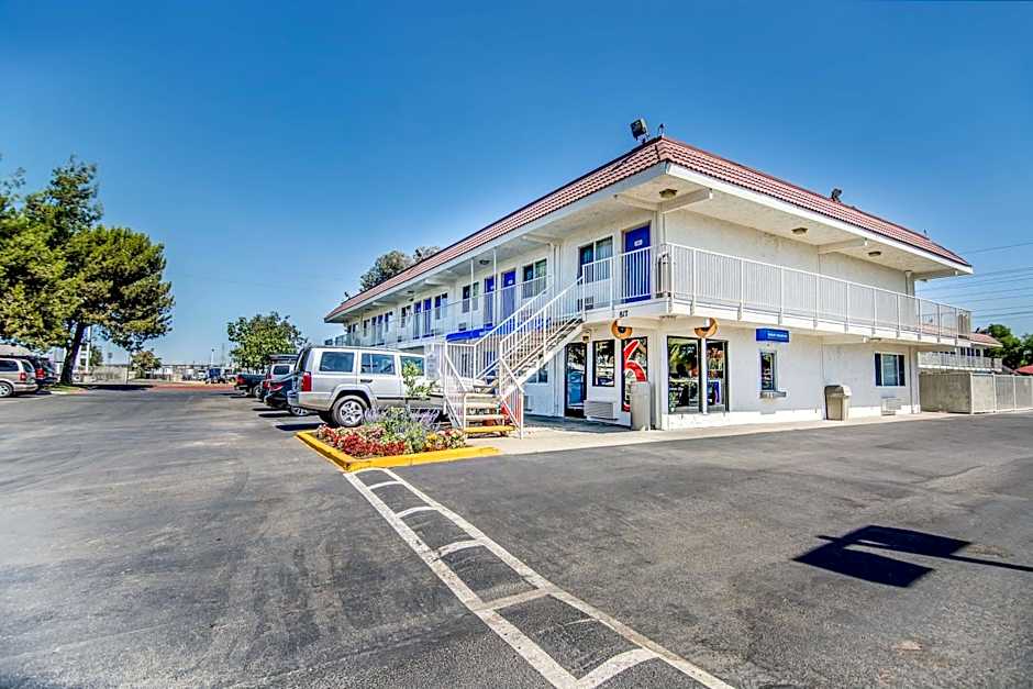 Motel 6-Stockton, CA - Charter Way West