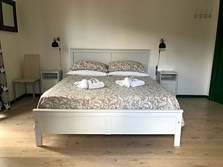 Triple Room with Private External Bathroom