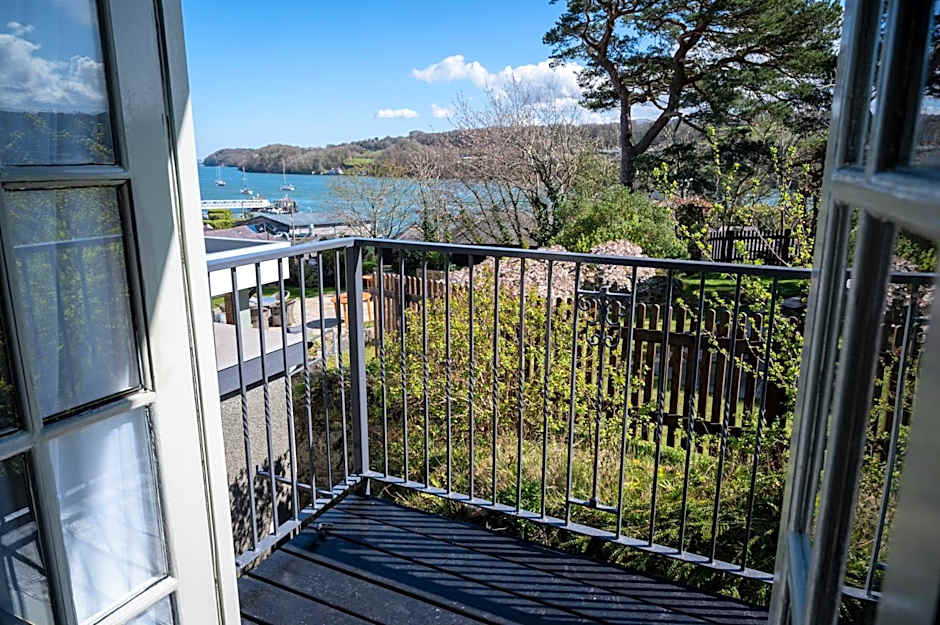 Victoria Hotel by Chef & Brewer Collection