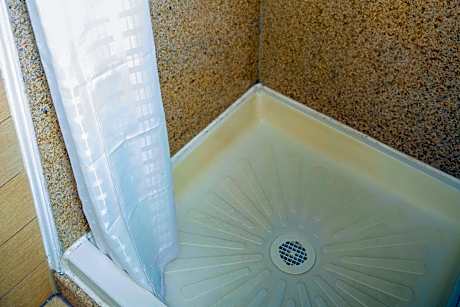 2 Double Beds, Smoking