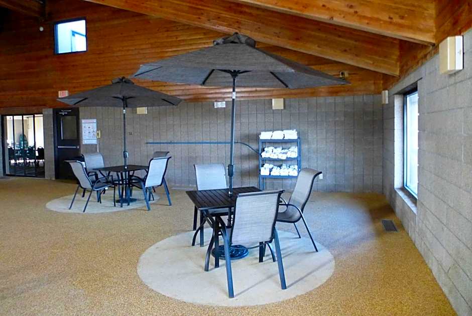 AmericInn by Wyndham Mitchell