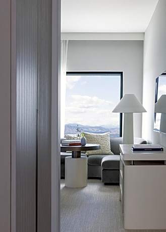 King Room with Mountain View