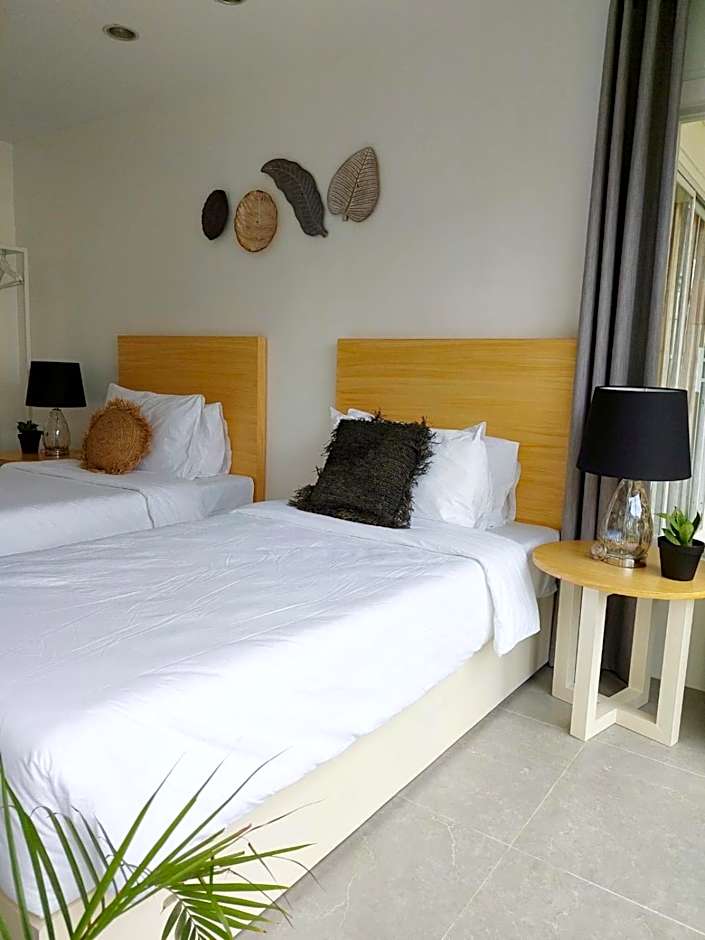 Sea Green Boutique Rooms