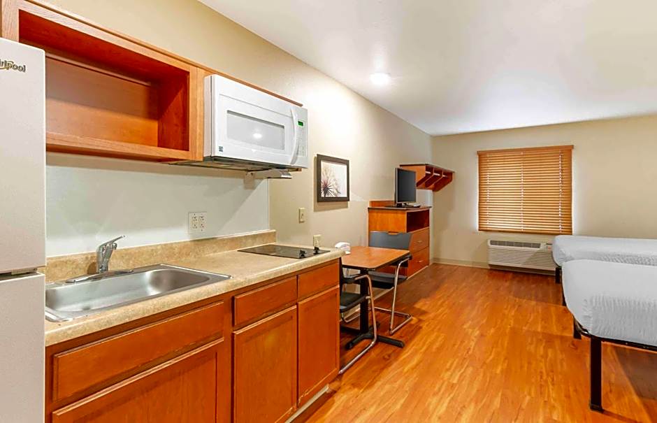 Extended Stay America Select Suites - Kansas City - Stadium