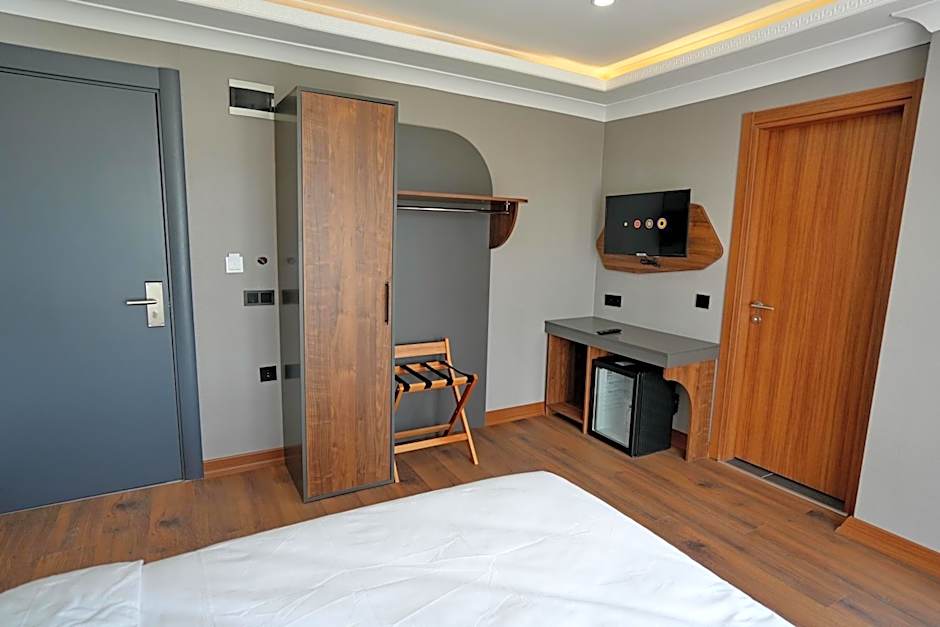 Shelton Airport Hotel