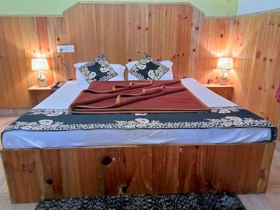 Hotel Hadimba Heights – Manali, PA