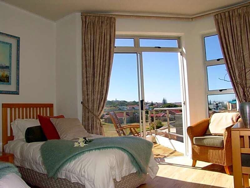 Diaz 15 House on the Bay