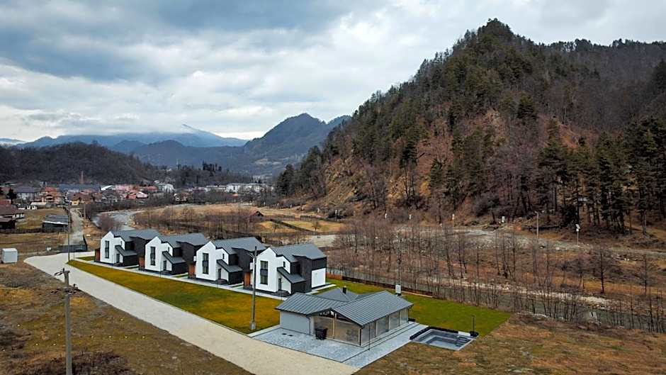 Complex Lunlo Village