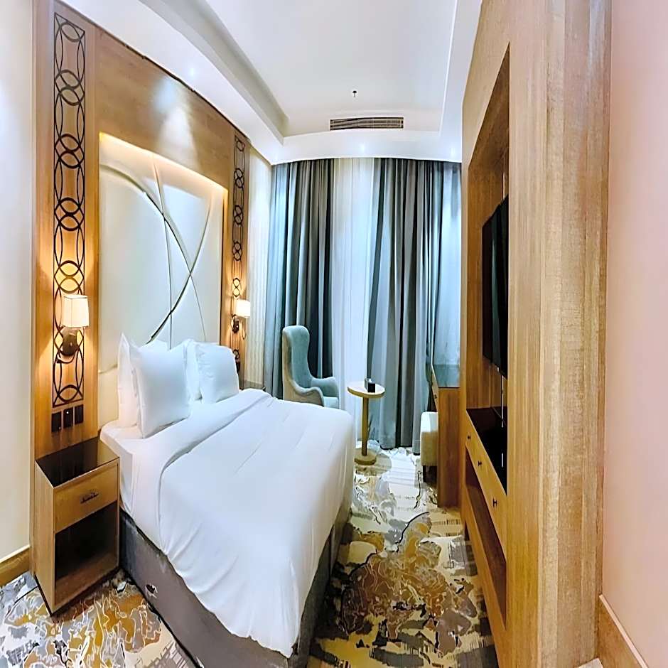 Mirnian Hotel