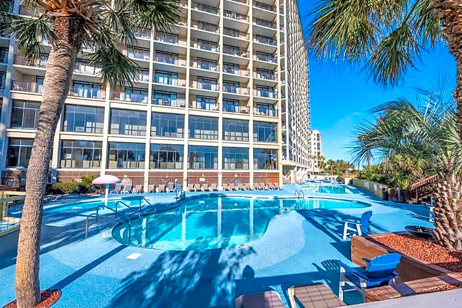 Oceanfront Views, Recently Renovated Kitchen,Pools