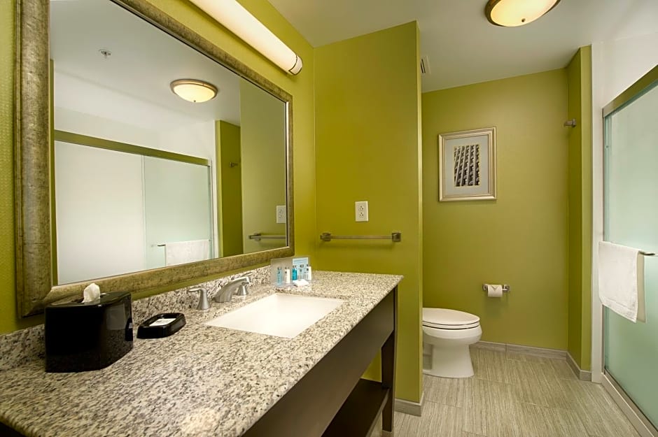 Hampton Inn & Suites - Buffalo Airport