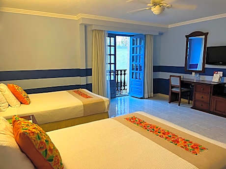 Hotel Plaza Colonial