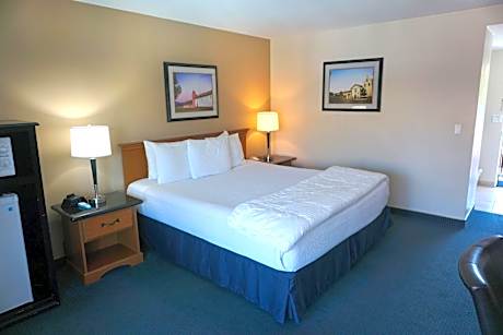 Standard Queen Room (Upstairs)