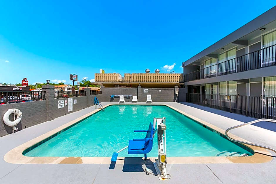 Econo Lodge Gallatin - Metro Nashville