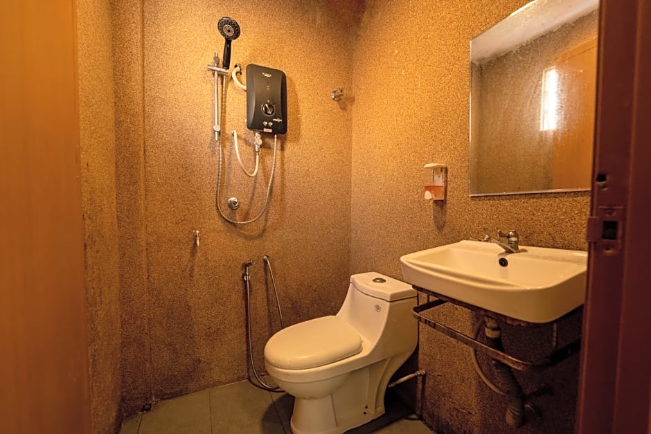 Mary J Hotel Family 10 pax room