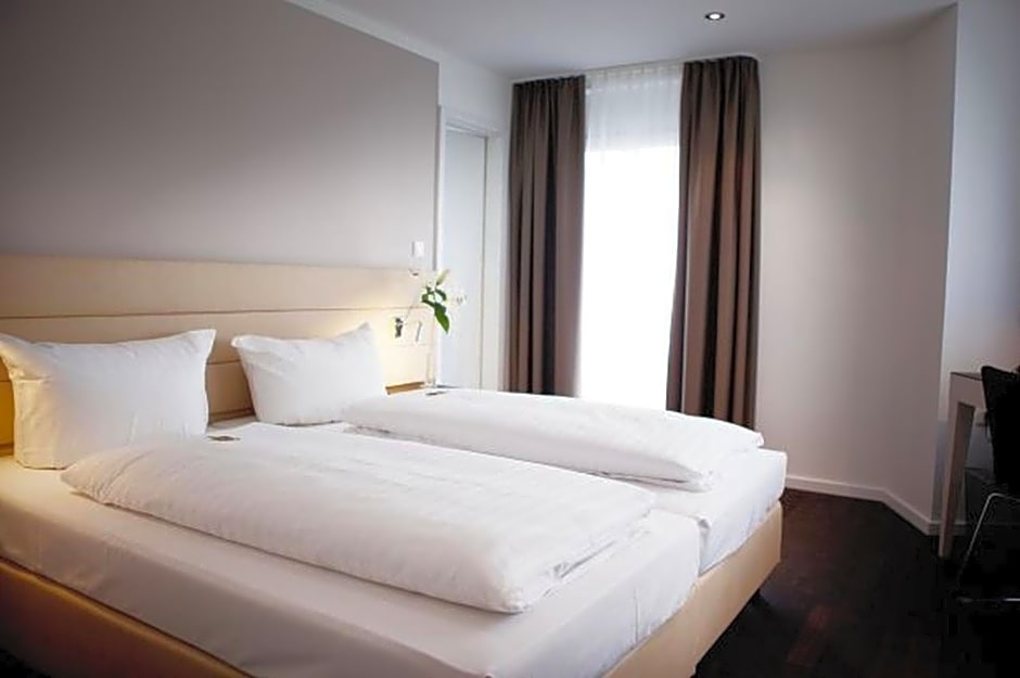 Manhattan Hotel