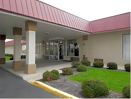 Days Inn & Suites by Wyndham Springfield OH