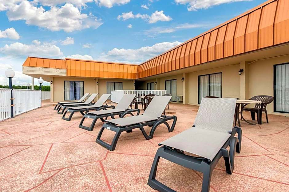 Quality Inn & Suites Tarpon Springs South