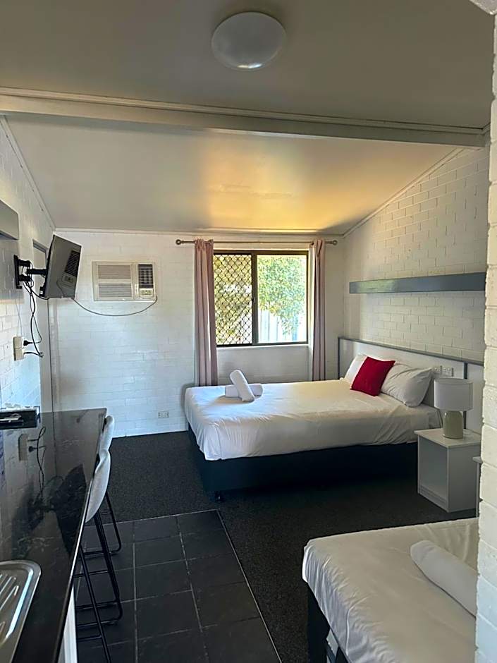 Allan Cunningham Motel