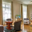 Three Golden Crowns Apartments