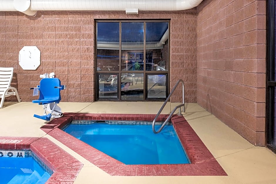 Days Inn by Wyndham Carthage