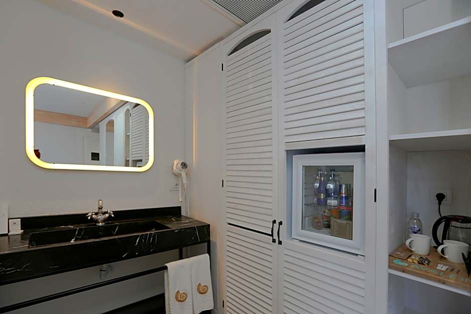 Avalon Boutique Hotel & Suites