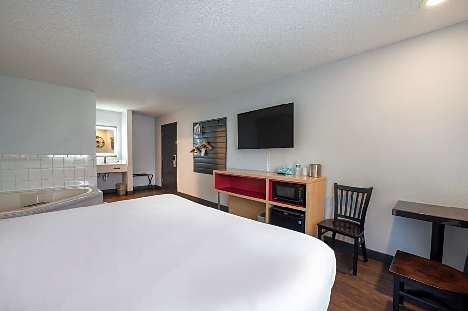 Red Lion Inn & Suites Ontario