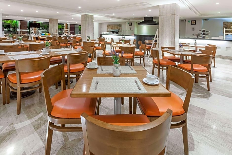 Ramada Plaza by Wyndham Leon