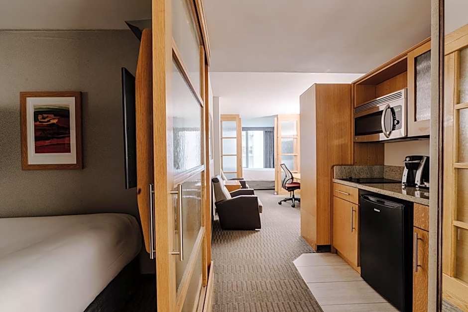 The Jewel, a Club Quarters Hotel, Opposite Rockefeller Center