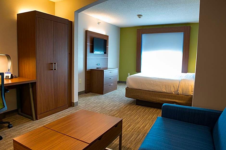 Photo 1 of 5 of 1 King Bed Suite