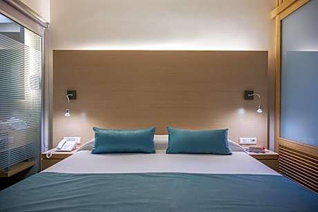 Superior Family Room Sliding Door Side Sea View