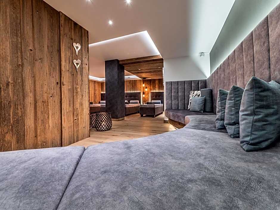 The Laurin Small & Charming