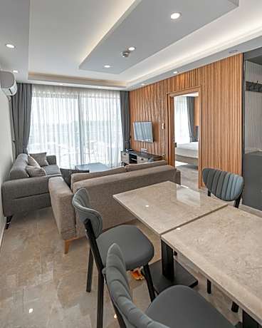 Suite Pool