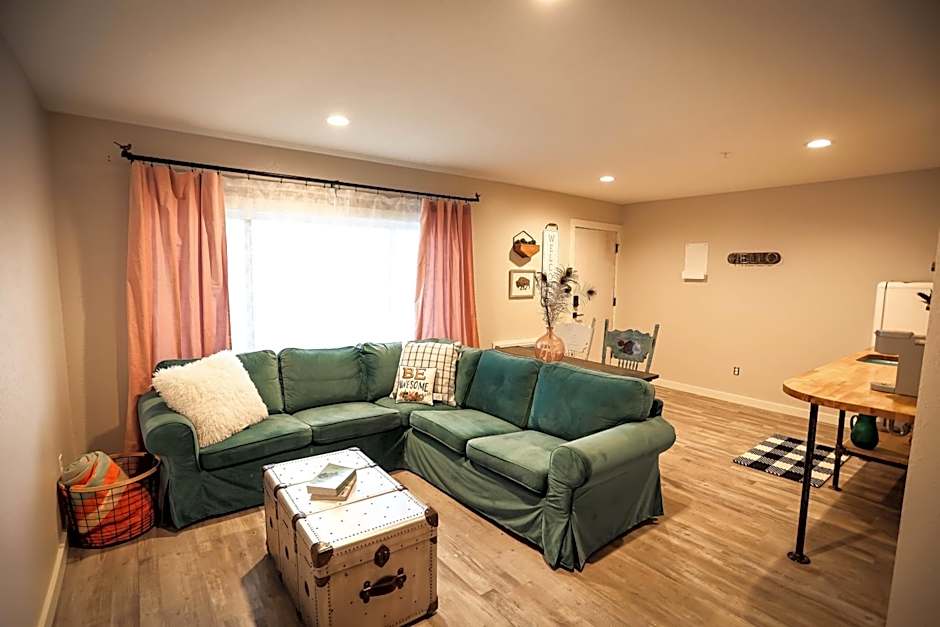 The Blue Buffalo Motel