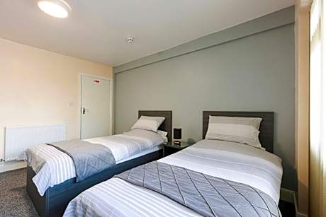 Standard Twin Room with Shared Bathroom